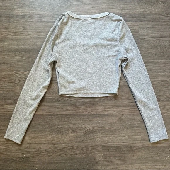 cropped top - Picture 2 of 2